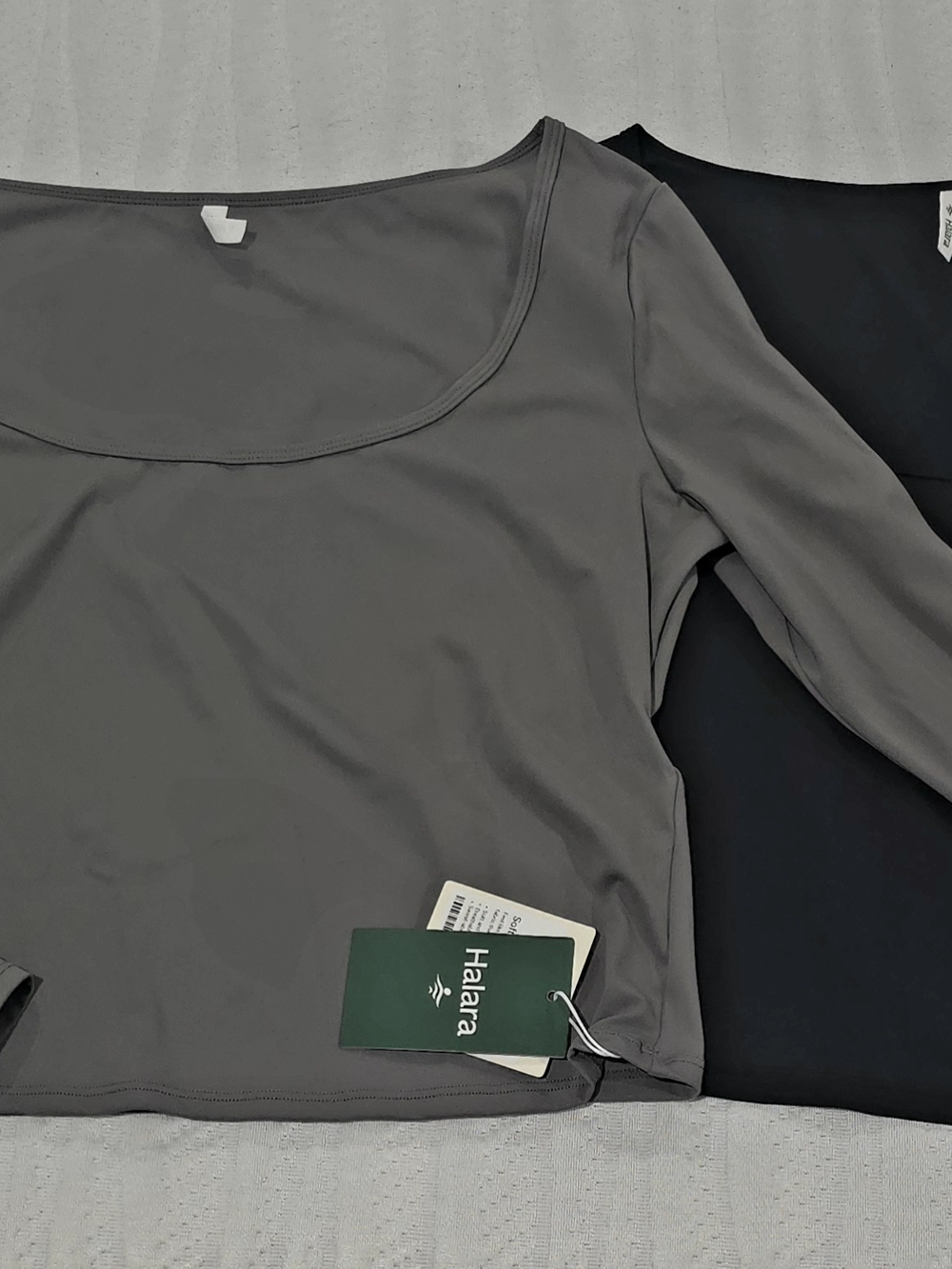 HALARA Gray and Black Long Sleeve Cropped Tops